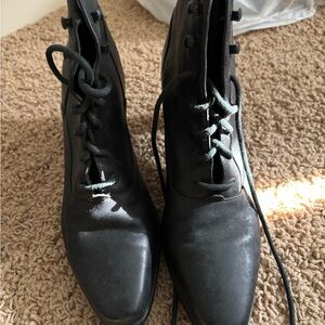 Elegant Black Lace-Up Women's Shoes need heels